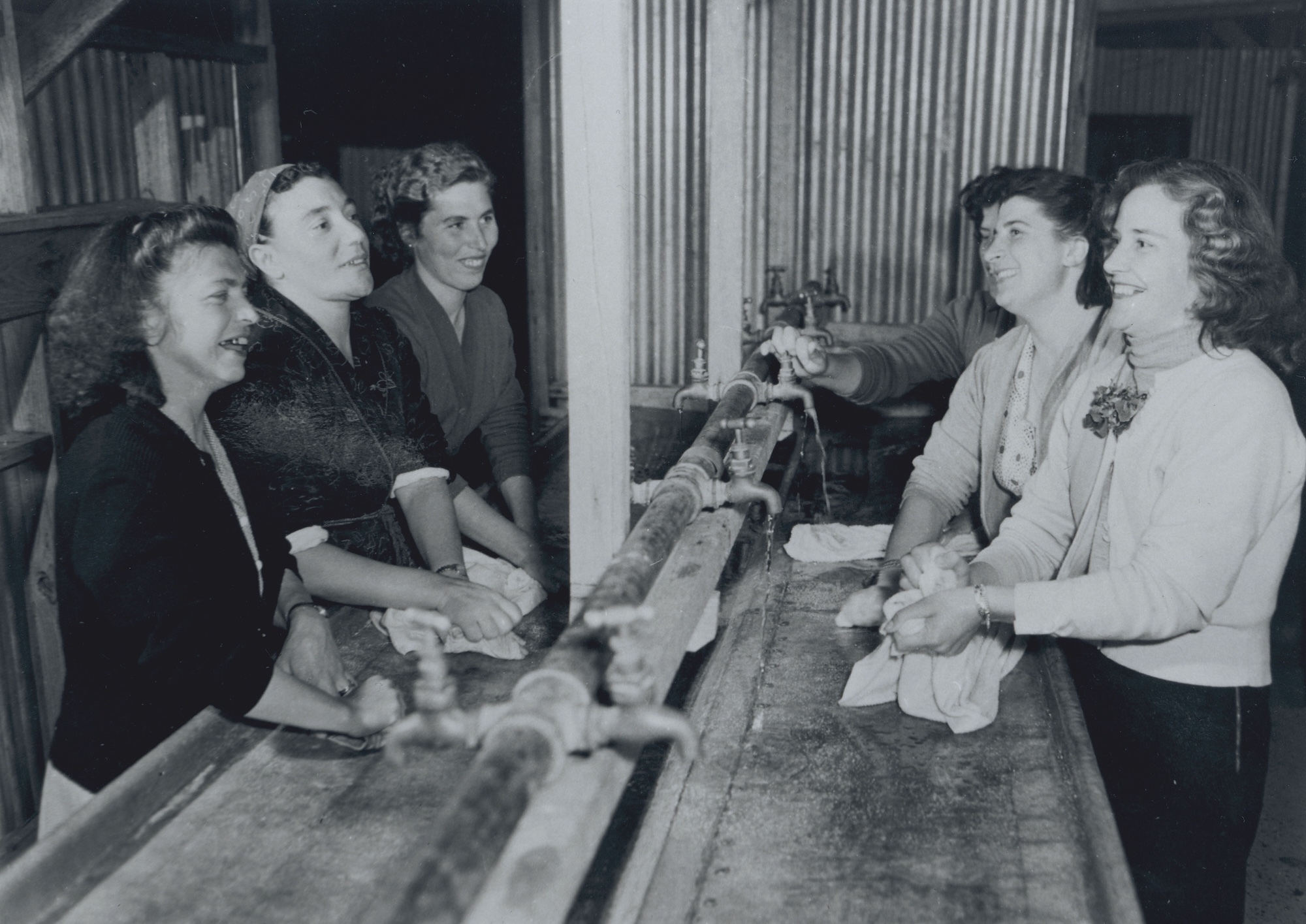 Image Photograph Bonegilla Doing the Laundry Bonegilla ARM 91 491